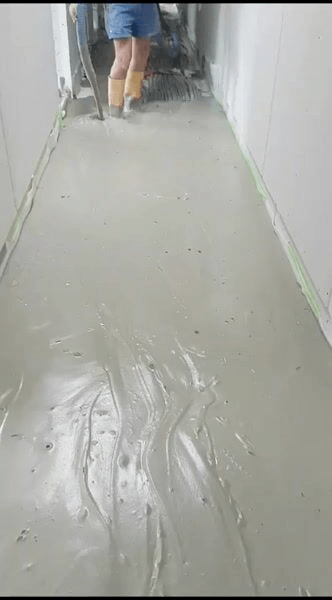 Schaumbeton Einbau unter Estrich (kurz)